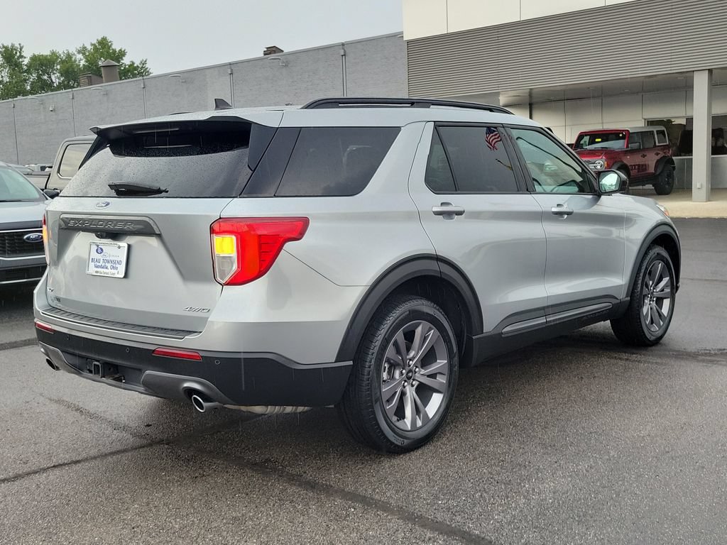 Certified 2023 Ford Explorer XLT w/ Equipment Group 202A AWD/4WD image 4