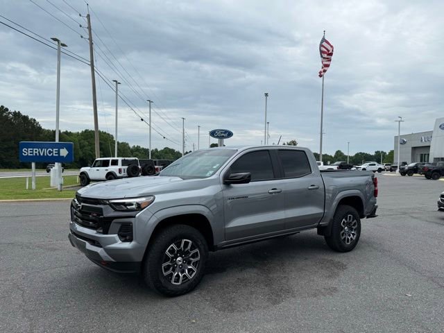 Used 2023 Chevrolet Colorado Z71 w/ Z71 Convenience Package 2 AWD/4WD image 3