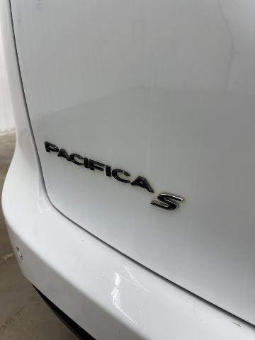 Used 2018 Chrysler Pacifica Touring Plus w/ S Appearance Package image 9