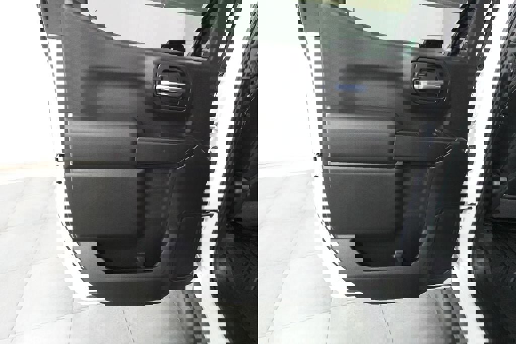 Used 2023 Chevrolet Silverado 1500 Custom w/ Rally Edition AWD/4WD image 25