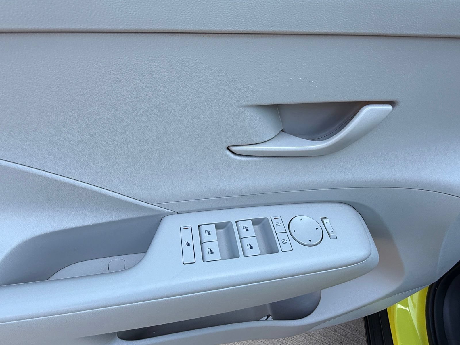 Used 2025 Hyundai Kona SEL FWD image 14
