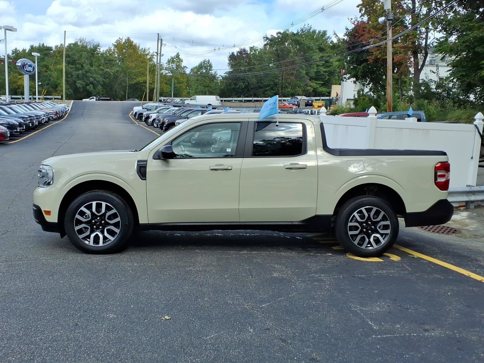 Certified 2024 Ford Maverick Lariat FWD image 5