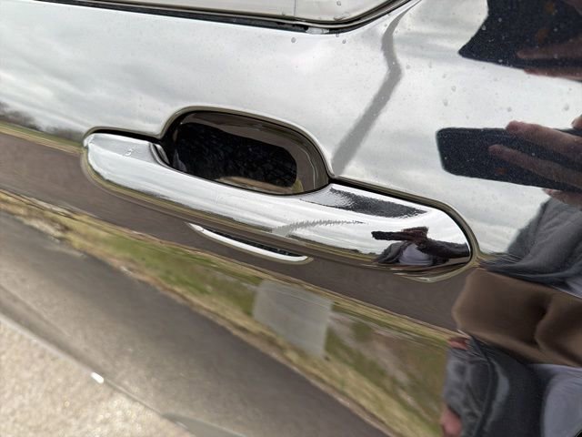 Certified 2025 Ford Explorer Platinum w/ LUX Leather Package image 16