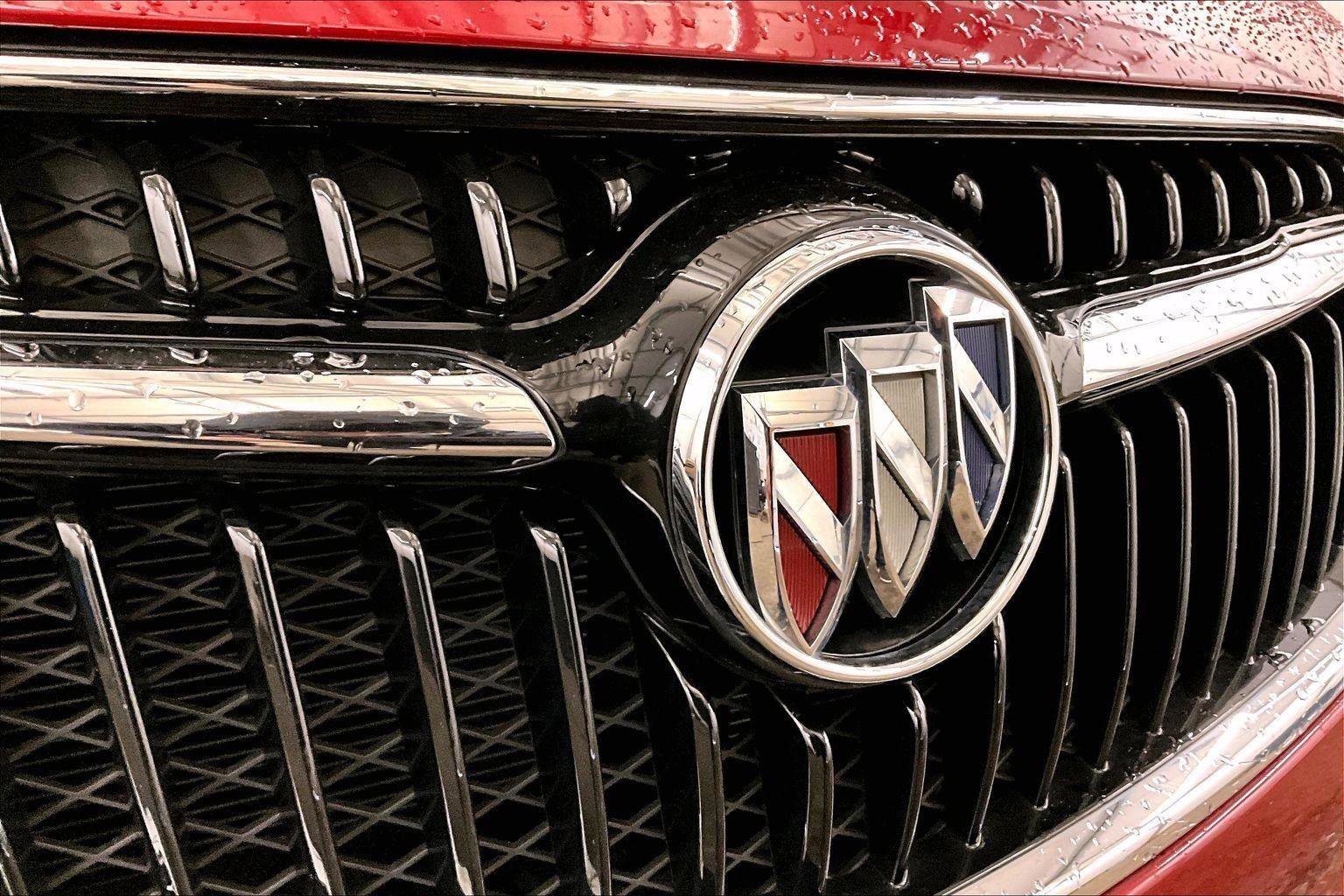 Used 2019 Buick Encore Sport Touring image 29