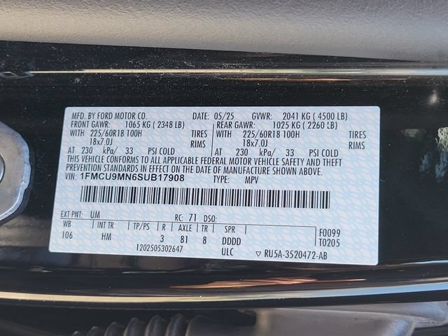 Certified 2025 Ford Escape ST-Line AWD/4WD image 17