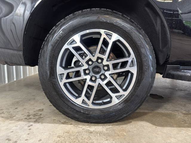 Certified 2025 Ford Expedition Active AWD/4WD image 22
