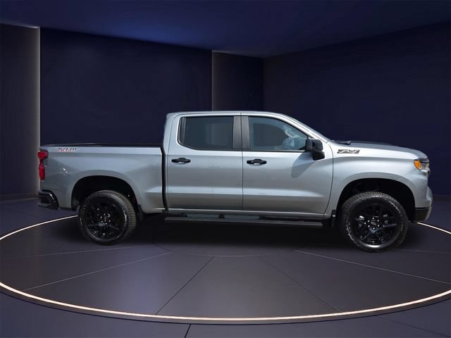 Used 2026 Chevrolet Silverado 1500 LT Trail Boss w/ LPO, Dark Essentials Package AWD/4WD image 2