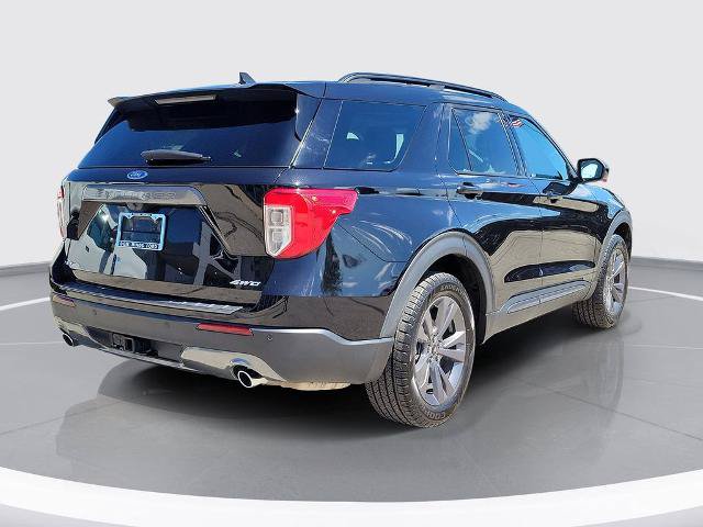 Certified 2023 Ford Explorer XLT w/ Equipment Group 202A AWD/4WD image 5