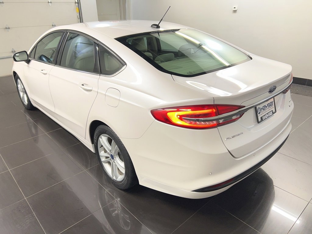 Certified 2018 Ford Fusion SE w/ Fusion SE Technology Package image 2