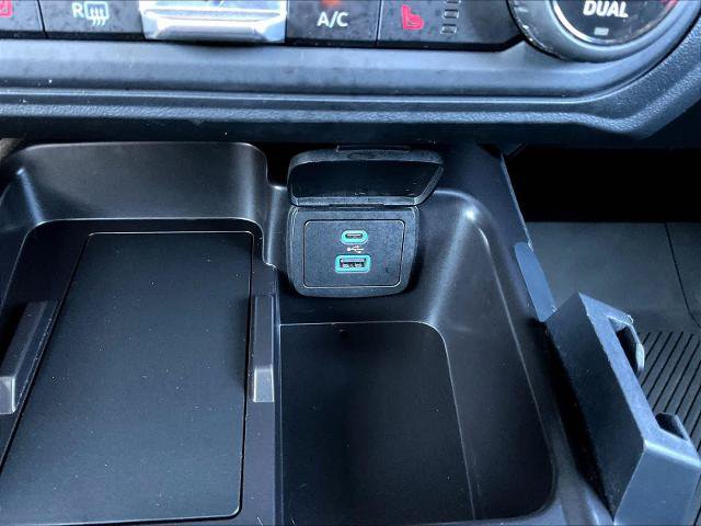 Certified 2025 Ford Bronco Heritage Edition AWD/4WD image 16