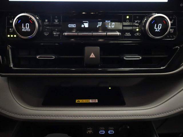 Used 2023 Toyota Highlander Limited FWD image 20