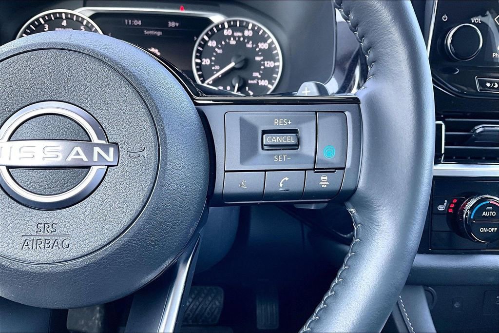 Used 2024 Nissan Pathfinder SL FWD image 19