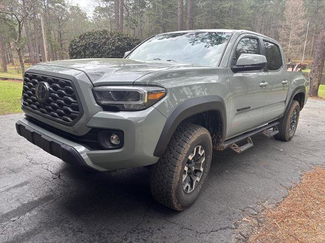 Used 2023 Toyota Tacoma TRD Off-Road w/ TRD Premium Off Road Package image 2