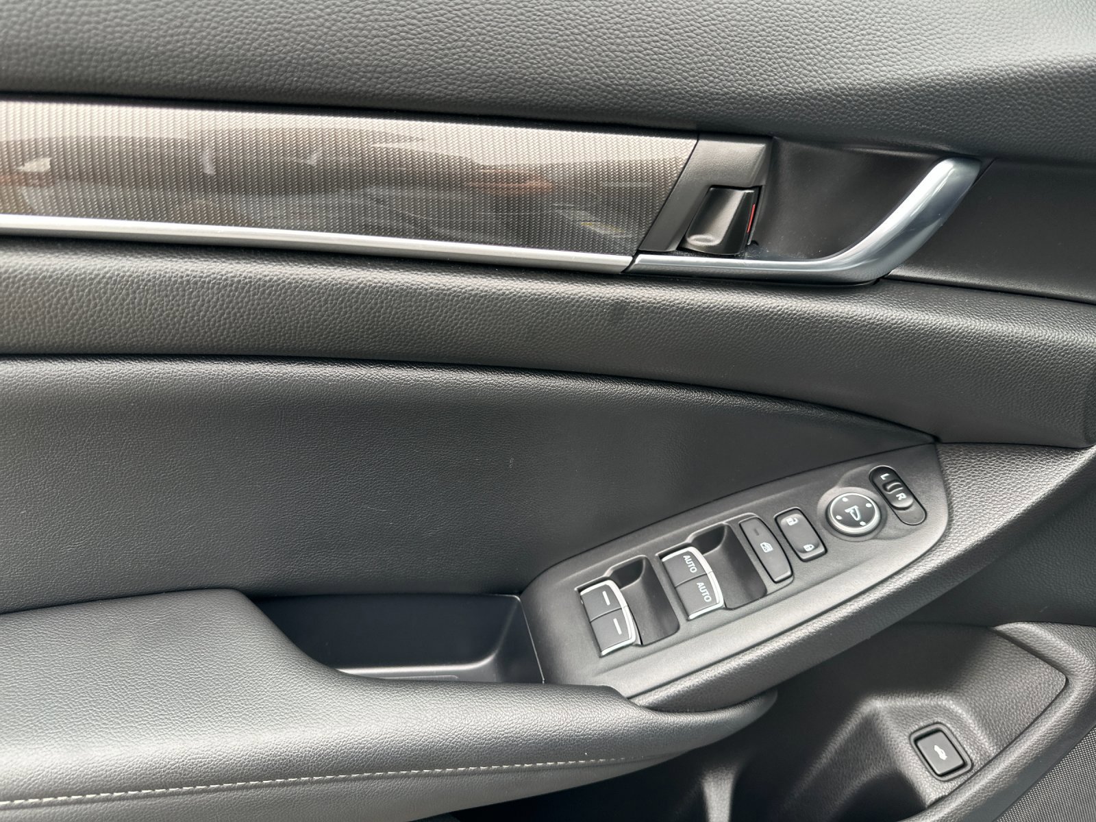 Used 2022 Honda Accord Sport image 11