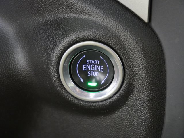 Used 2021 Chevrolet Silverado 1500 LTZ w/ LTZ Premium Package AWD/4WD image 25