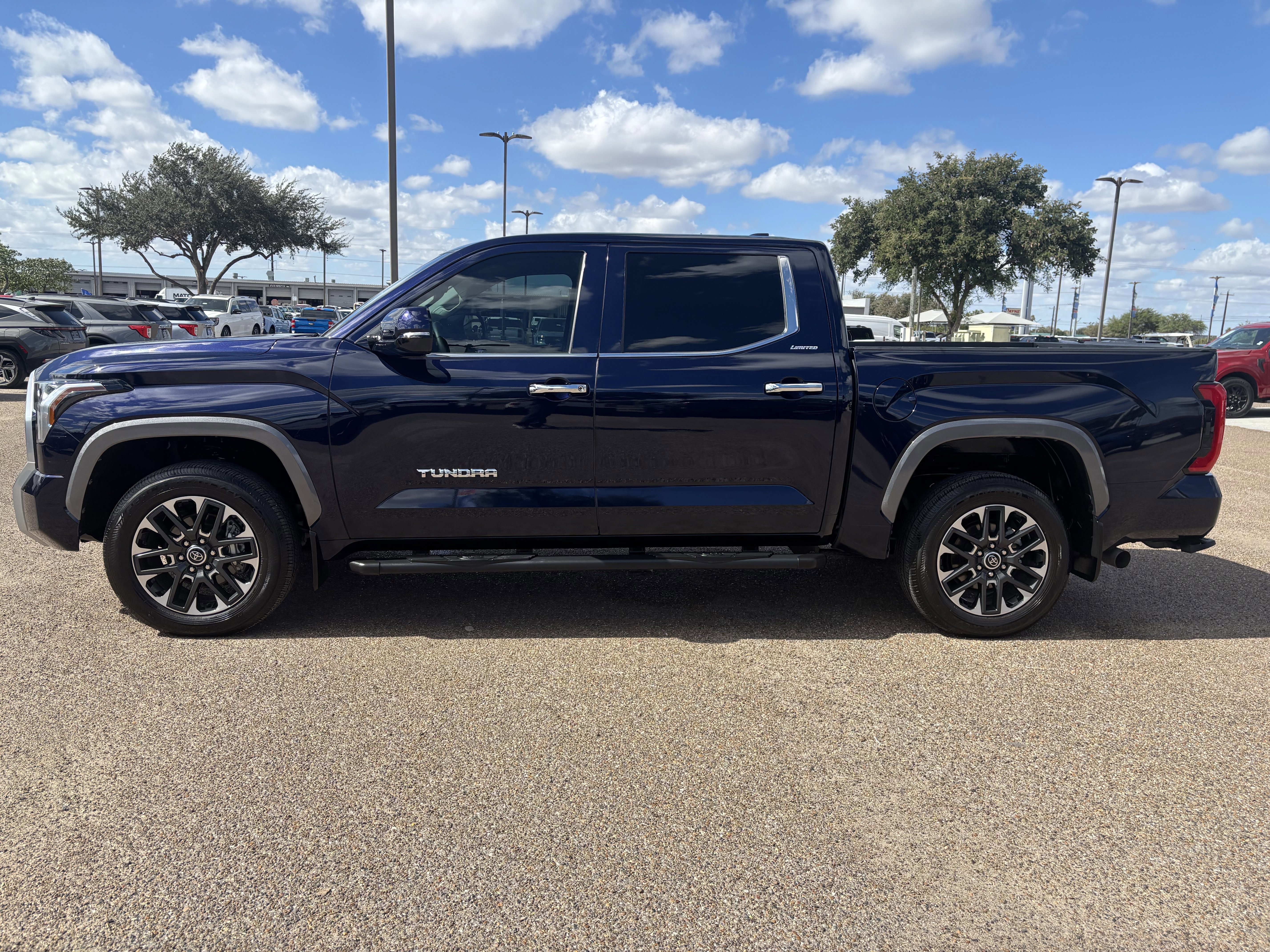 Used 2024 Toyota Tundra Limited image 3