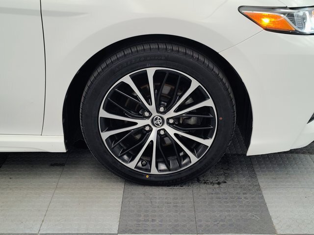 Used 2019 Toyota Camry SE FWD image 12