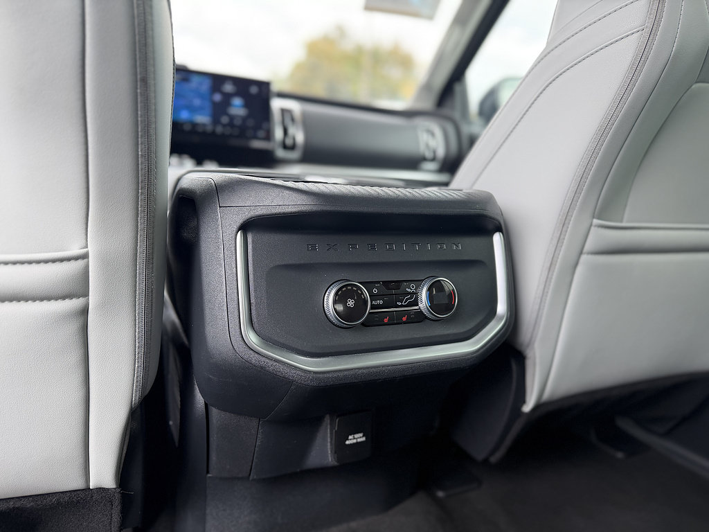 Certified 2025 Ford Expedition Platinum w/ Driver's Package AWD/4WD image 12