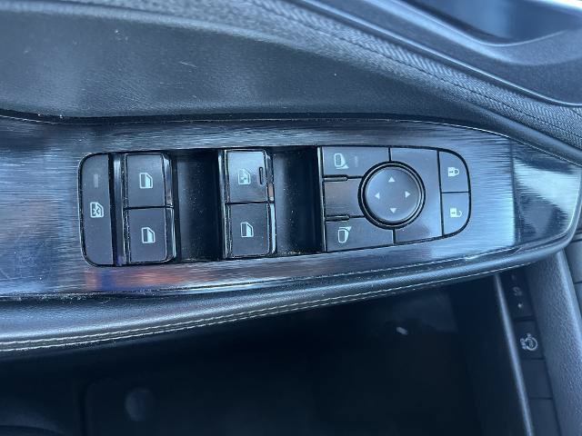 Used 2023 Nissan Rogue SV FWD image 17