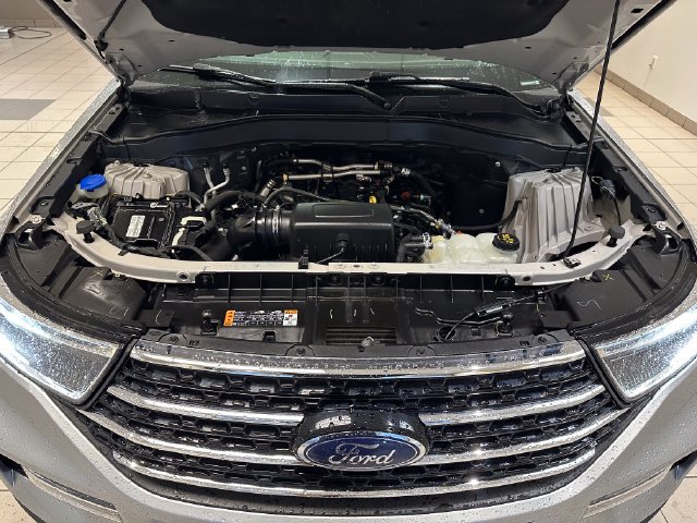 Certified 2021 Ford Explorer XLT w/ Equipment Group 202A AWD/4WD image 29