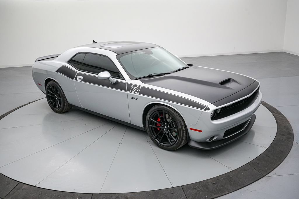 Used 2022 Dodge Challenger R/T Scat Pack w/ T/A Package RWD video 3