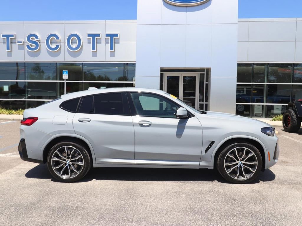 Used 2023 BMW X4 xDrive30i w/ M Sport Package AWD/4WD image 6