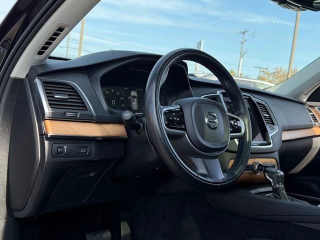Used 2022 Volvo XC90 T6 Momentum w/ Climate Package image 24