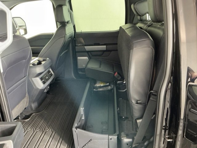 Certified 2025 Ford F350 Lariat w/ Black Appearance Package image 31