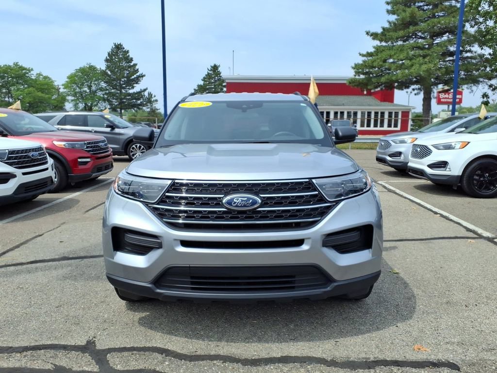 Certified 2023 Ford Explorer XLT w/ Class IV Trailer Tow Package AWD/4WD image 3