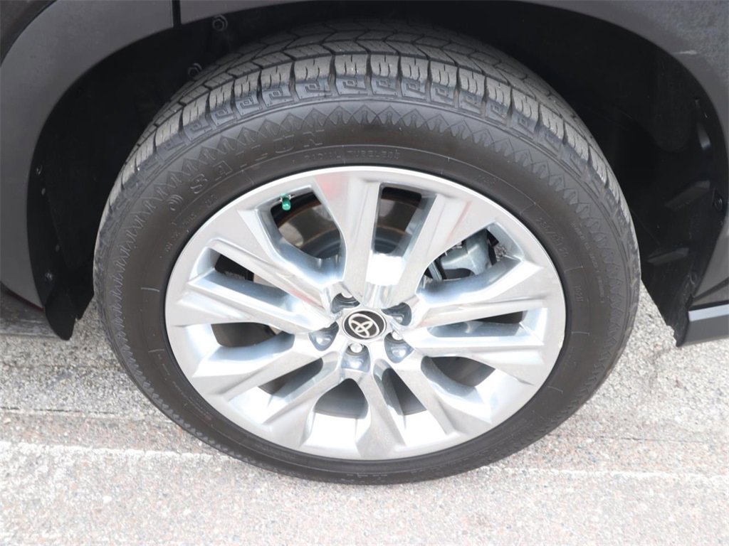 Used 2023 Toyota Highlander Limited image 25