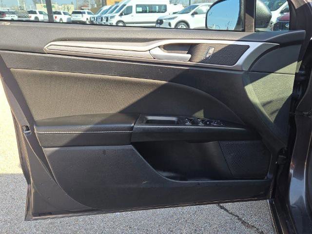 Certified 2020 Ford Fusion SE image 17