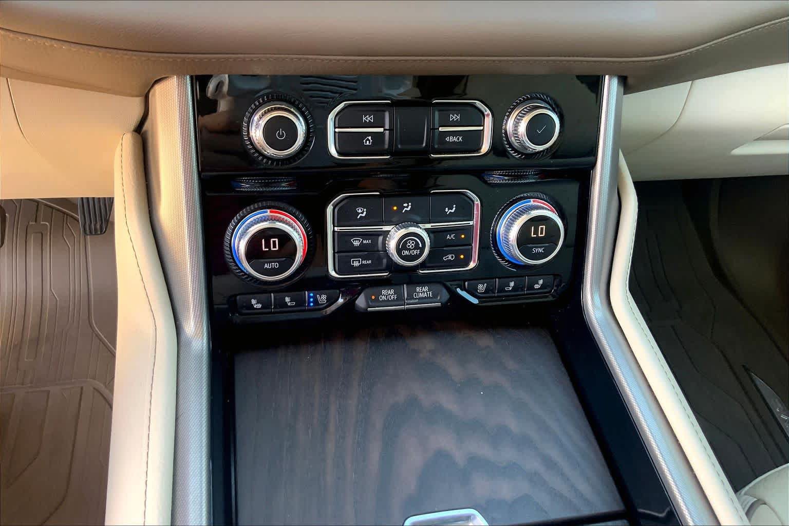 Used 2023 GMC Yukon Denali AWD/4WD image 35