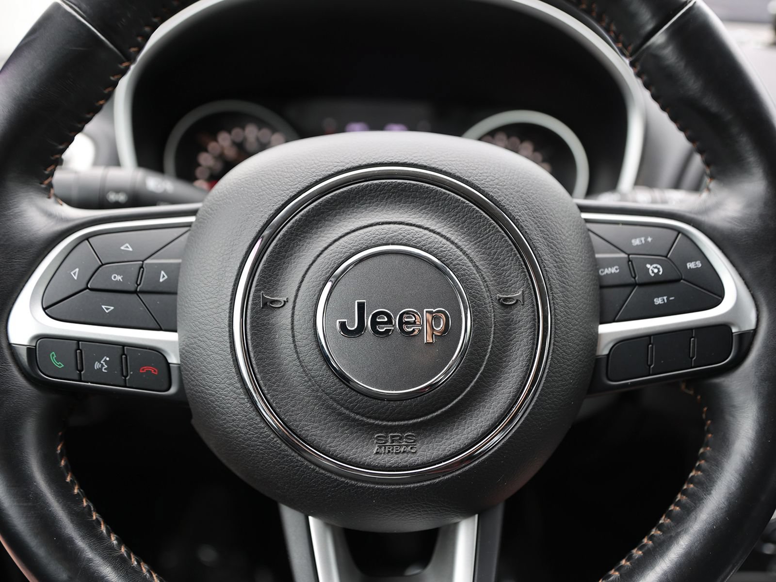 Used 2018 Jeep Compass Latitude AWD/4WD image 37