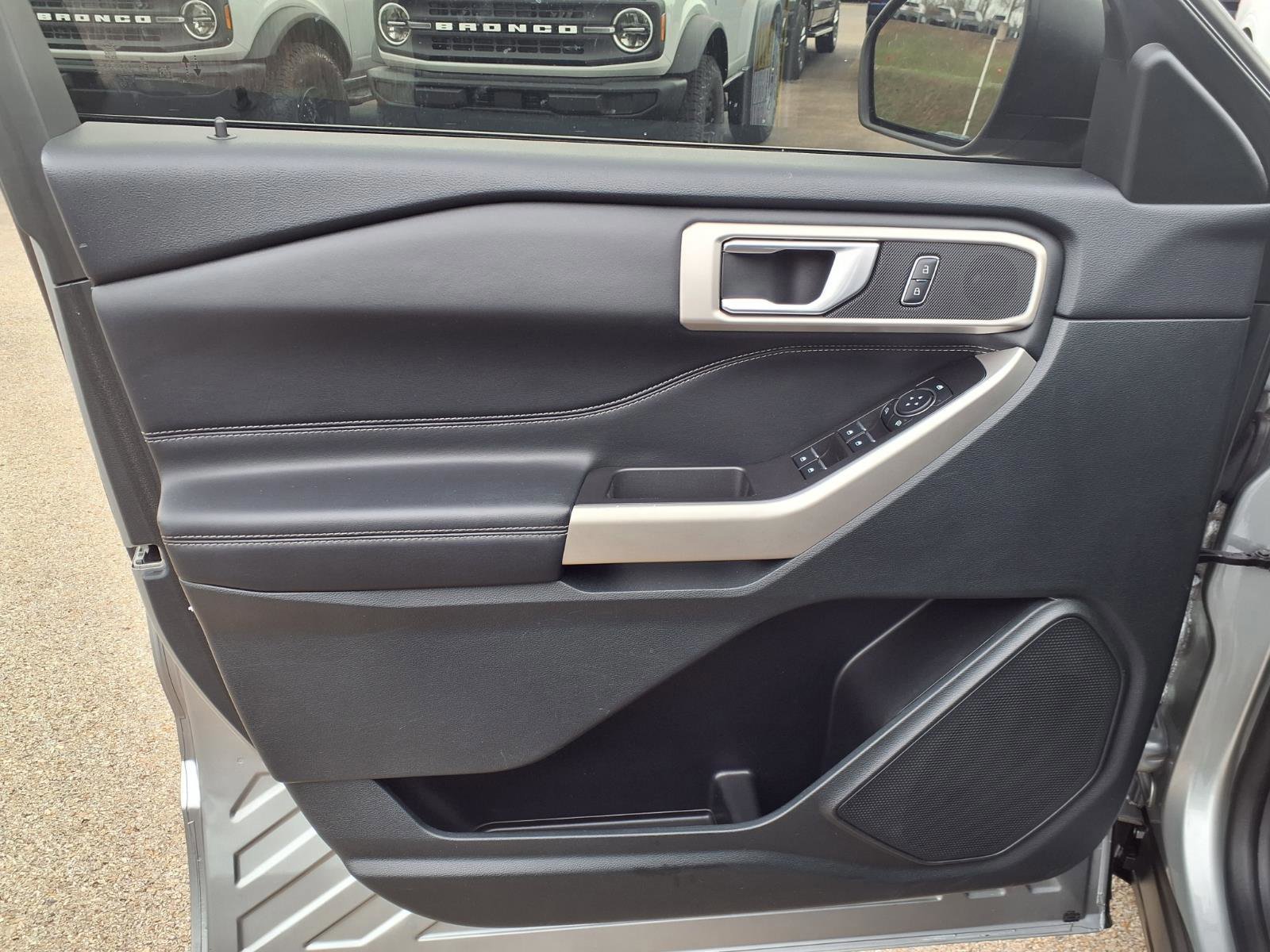 Certified 2023 Ford Explorer XLT w/ Equipment Group 202A image 8