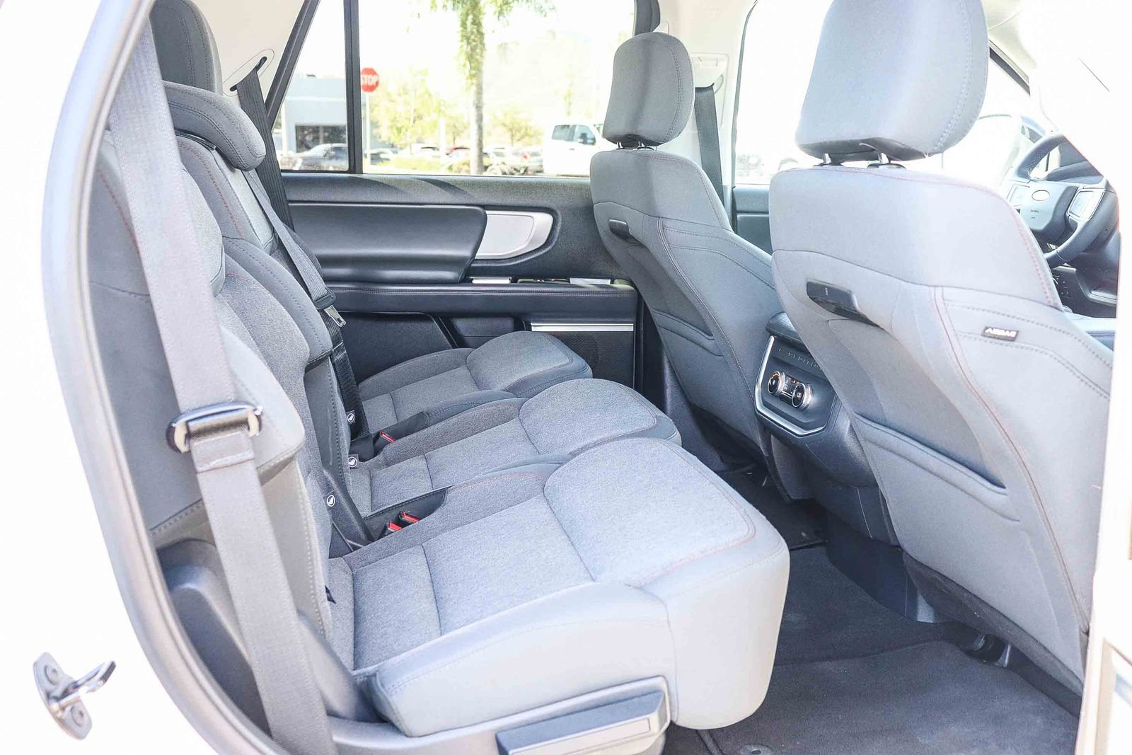 Certified 2025 Ford Expedition Active AWD/4WD image 13