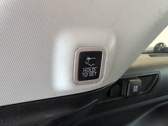 Used 2023 Jeep Grand Cherokee Limited AWD/4WD image 35