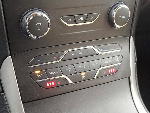 Certified 2020 Ford Edge SEL w/ Cold Weather Package image 14