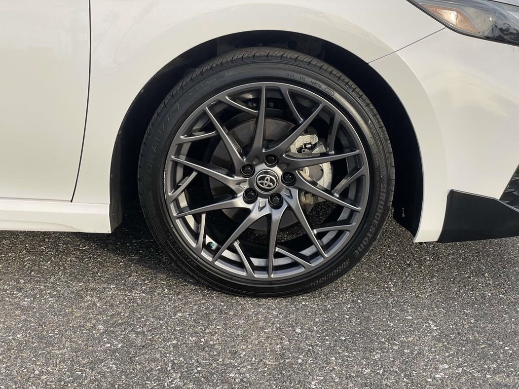 Used 2025 Toyota Camry SE image 32