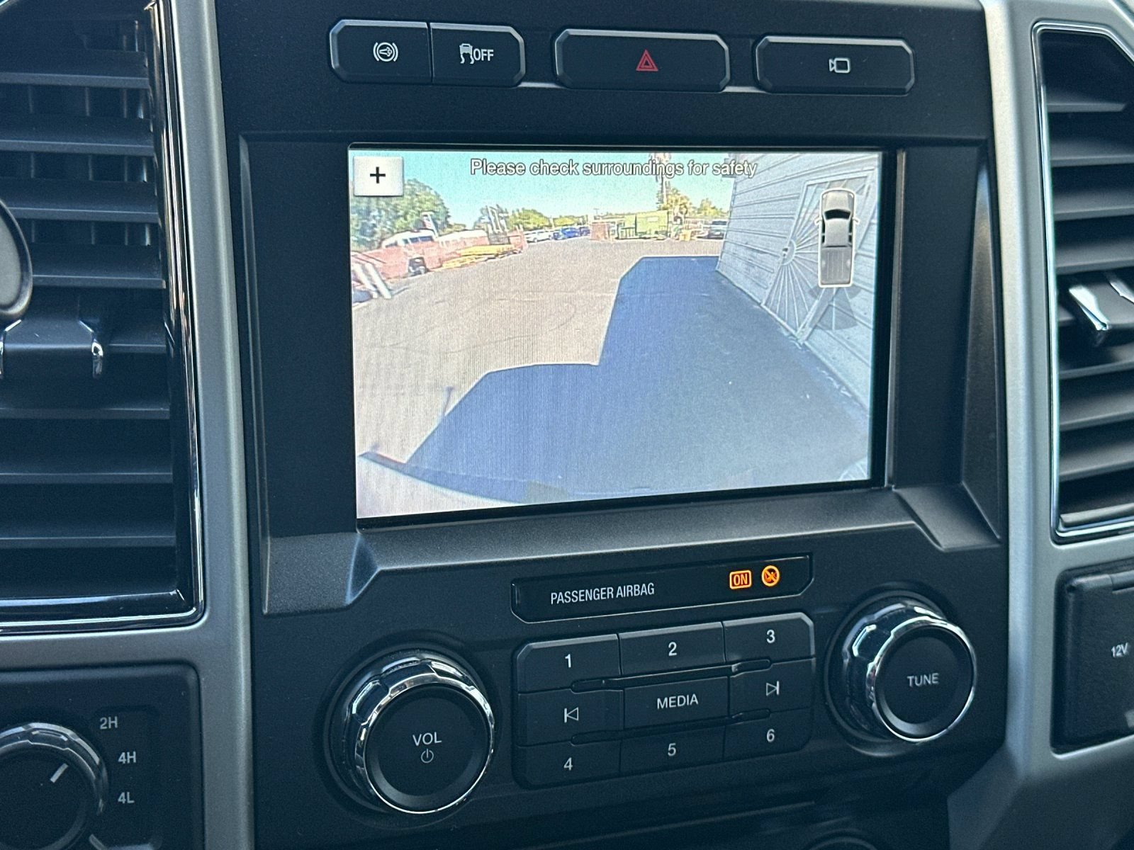 Certified 2018 Ford F250 Lariat w/ Lariat Value Package AWD/4WD image 18