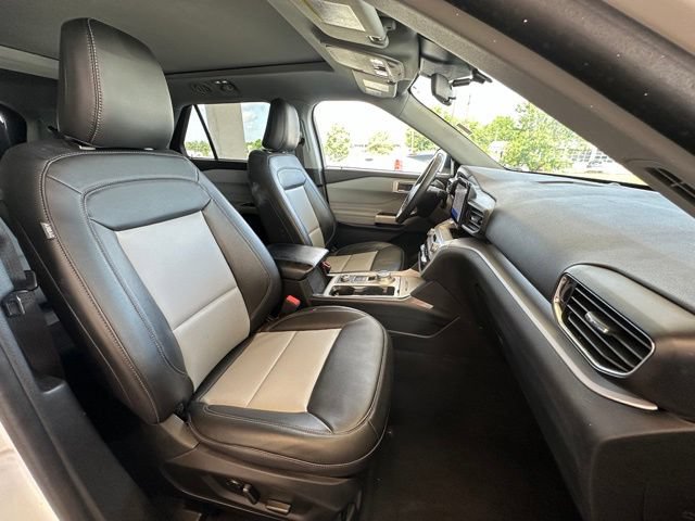 Certified 2023 Ford Explorer XLT w/ Equipment Group 202A AWD/4WD image 25