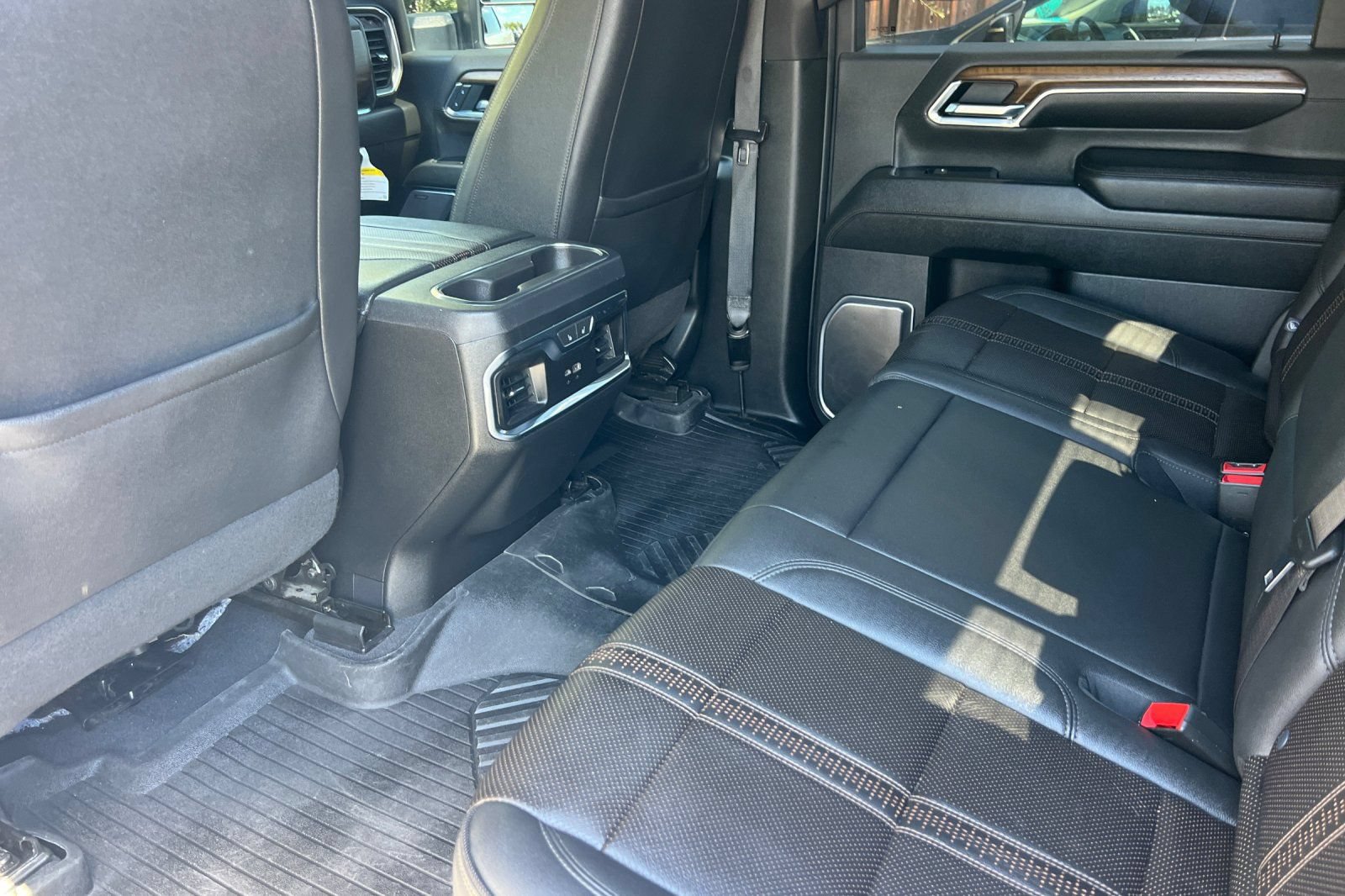 Used 2024 Chevrolet Silverado 3500 High Country w/ Technology Package AWD/4WD image 13