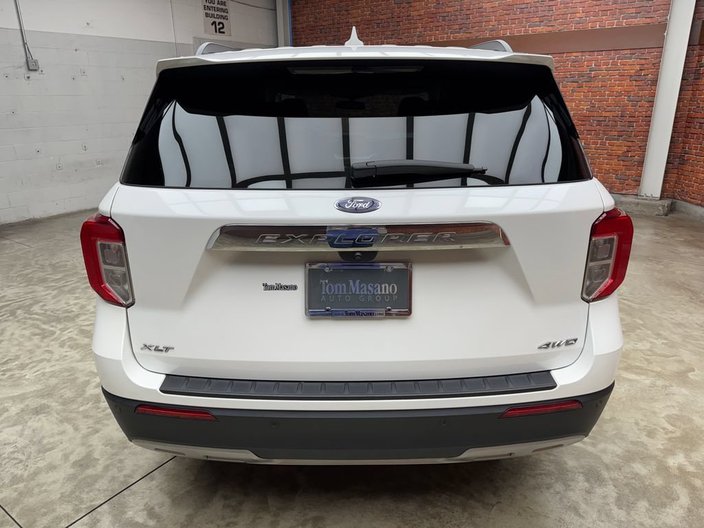 Certified 2023 Ford Explorer XLT w/ Equipment Group 202A AWD/4WD image 4
