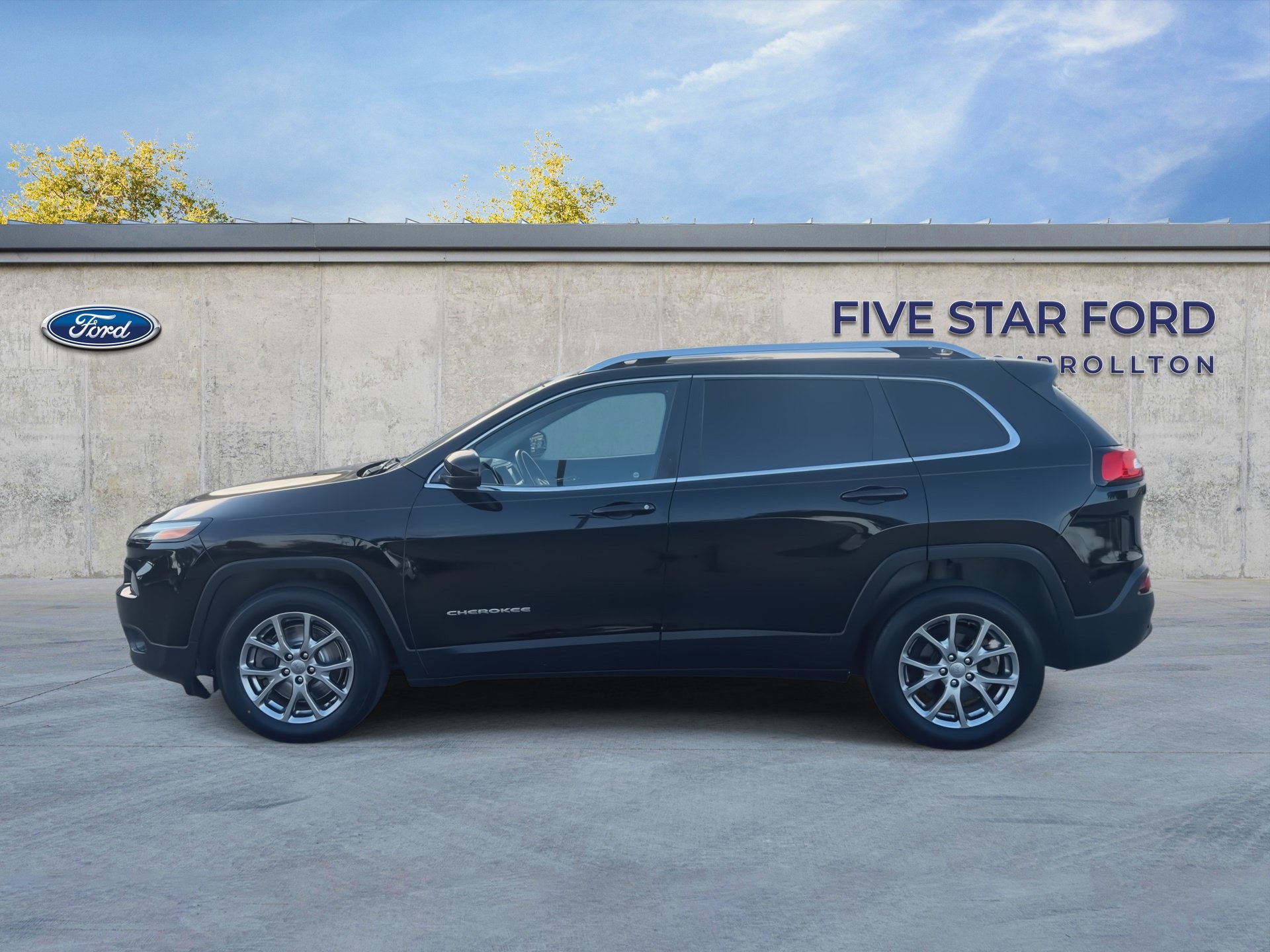Used 2018 Jeep Cherokee Latitude Plus FWD image 5