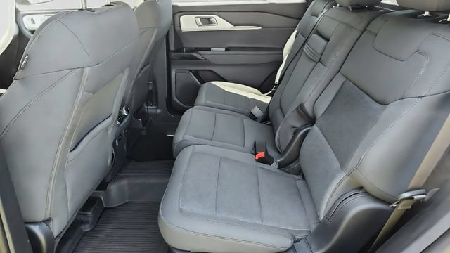 Certified 2025 Ford Explorer Active AWD/4WD image 23