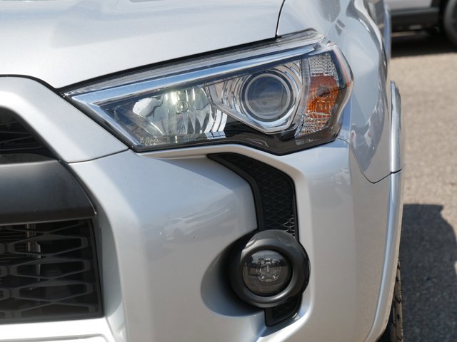 Used 2020 Toyota 4Runner TRD Off-Road Premium w/ Moonroof Package AWD/4WD image 10