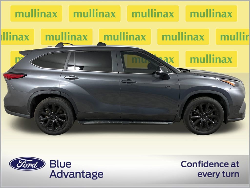 Used 2023 Toyota Highlander L image 6