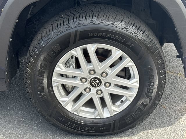 Used 2022 Toyota Tundra SR5 w/ Convenience Package RWD image 11