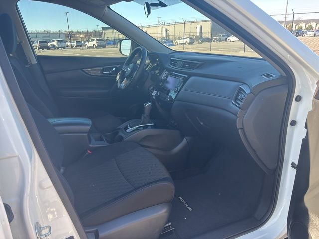 Used 2018 Nissan Rogue S image 8