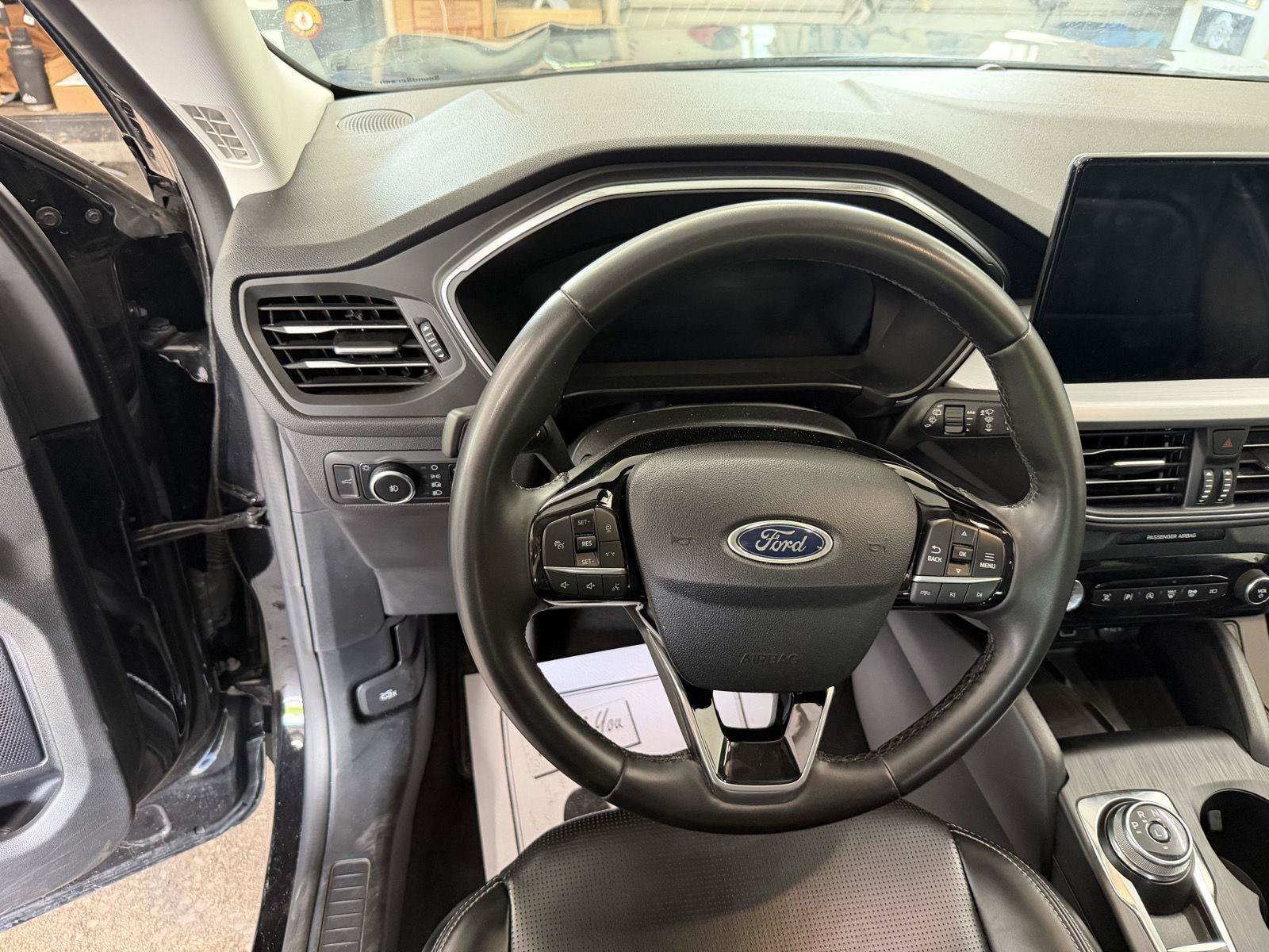 Certified 2024 Ford Escape Platinum AWD/4WD image 14