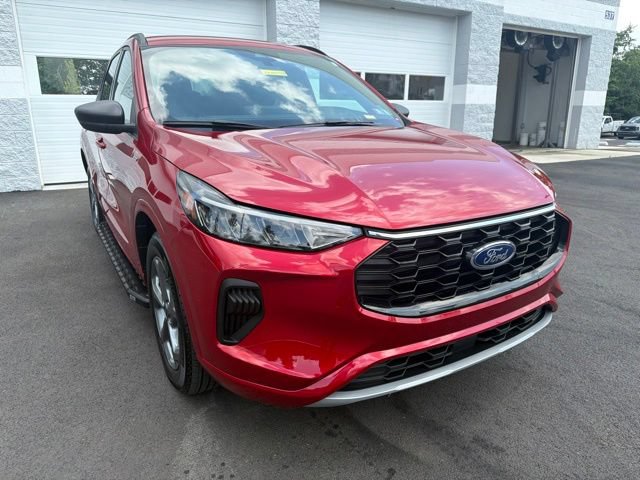 Certified 2024 Ford Escape ST-Line w/ Tech Pack #1 AWD/4WD image 9